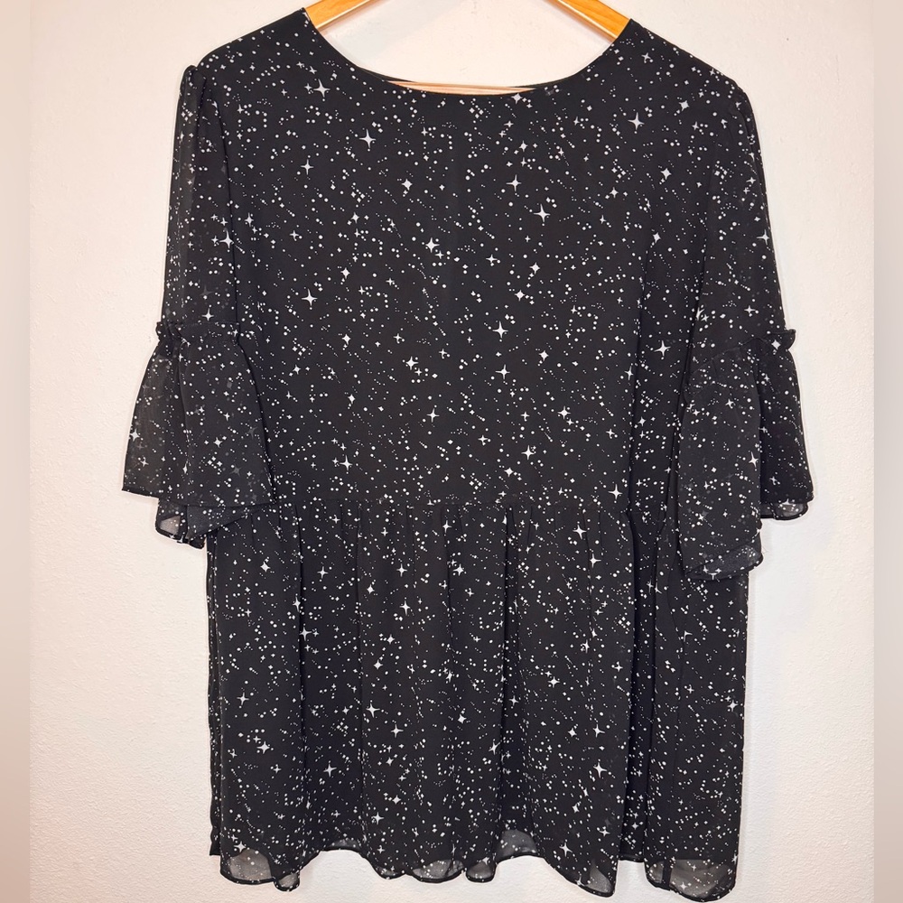 DAVI & DANI Black Galaxy Star Print Ruffled Relaxed Blouse